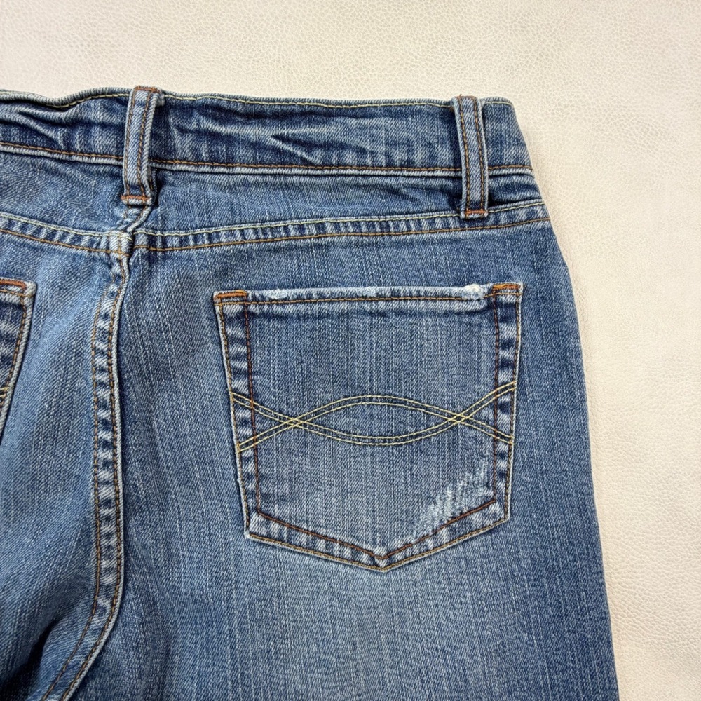 Abercrombie and Fitch Low Rise Flare Jeans Medium Wash Blue Denim Size 6 Regular - Picture 7 of 8